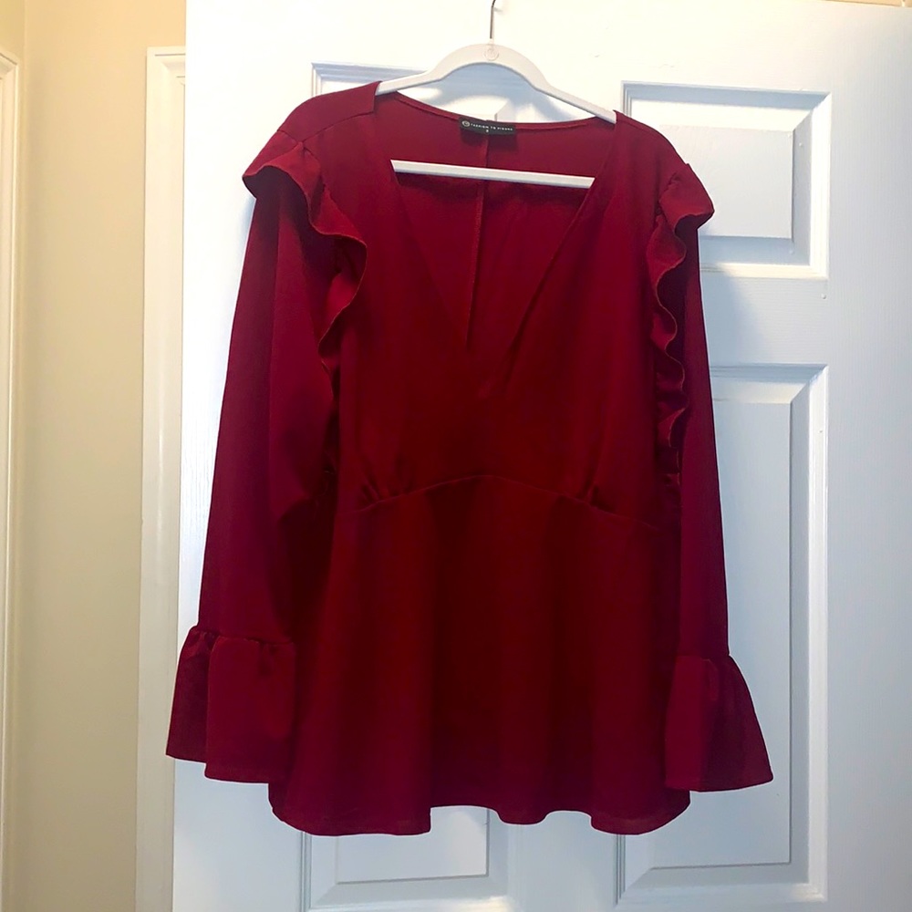 Beautiful classy long bell sleeve blouse NWT